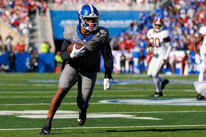 Nov 11, 2023; Lexington, Kentucky, USA; Kentucky Wildcats running back Ray Davis (1) runs the ball during the second quarter against the Alabama Crimson Tide at Kroger Field. Mandatory Credit: Jordan Prather-USA TODAY Sports